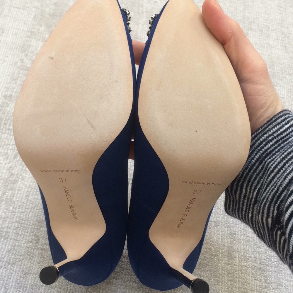 New blue Manolo Blahnik Hangisi pump, size 7 - Picture 6 of 8